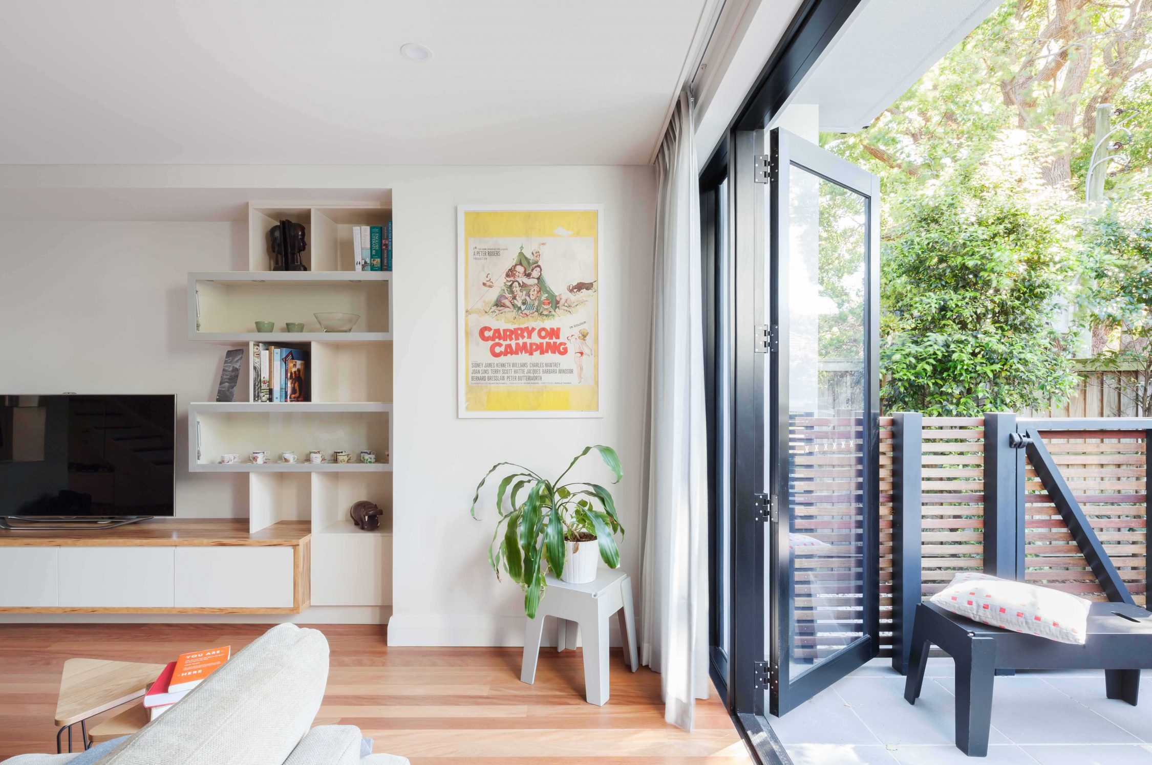 Shelf House Bijl 02